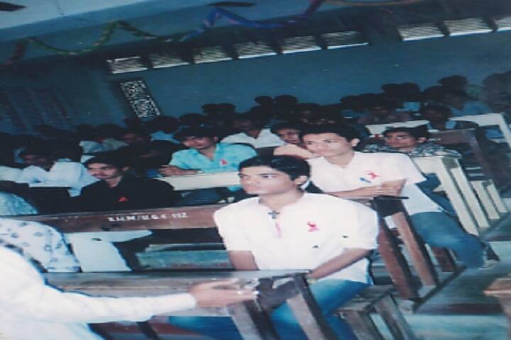 Shri KH Madhvani College campus in Porbandar, Gujarat, India — photo 2