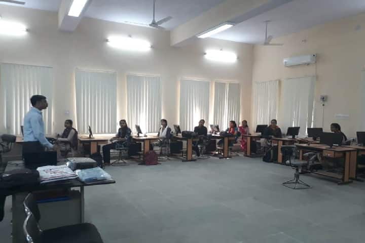 Nitya Lilasth Tilkayat Shri Govind Lal Ji Maharaj Government Girls College campus in Nathdwara, Rajasthan, India — photo 2