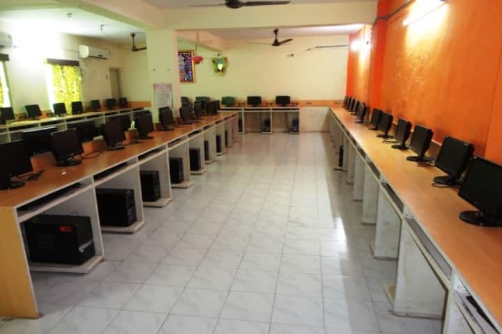 National Computer College campus in Jamnagar, Gujarat, India — photo 4