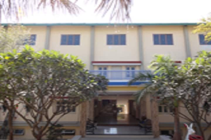 Shree Adarsh B Sc College campus in Botad, Gujarat, India — photo 1