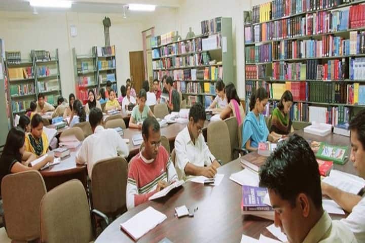 Mahadevi Mahavidyalaya campus in Shahjahanpur, Uttar Pradesh, India — photo 4