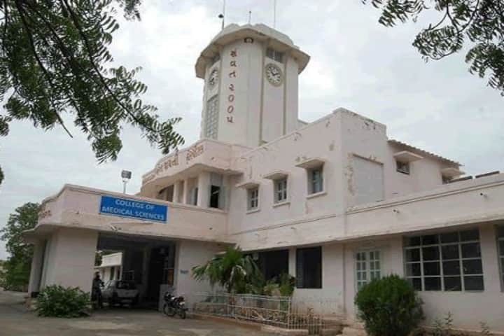 College of Dental Sciences and Hospital campus in Bhavnagar, Gujarat, India — photo 2