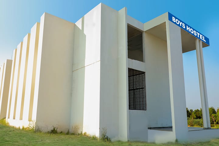 Dhanalakshmi Srinivasan Dental College campus in Perambalur, Tamil Nadu, India — photo 2