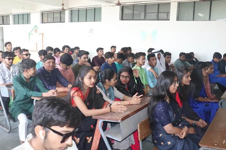 Grow More Institute of Science campus in Himmatnagar, Gujarat, India — photo 2