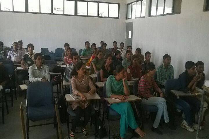 Grow More Institute of M Sc CA and IT campus in Himmatnagar, Gujarat, India — photo 3