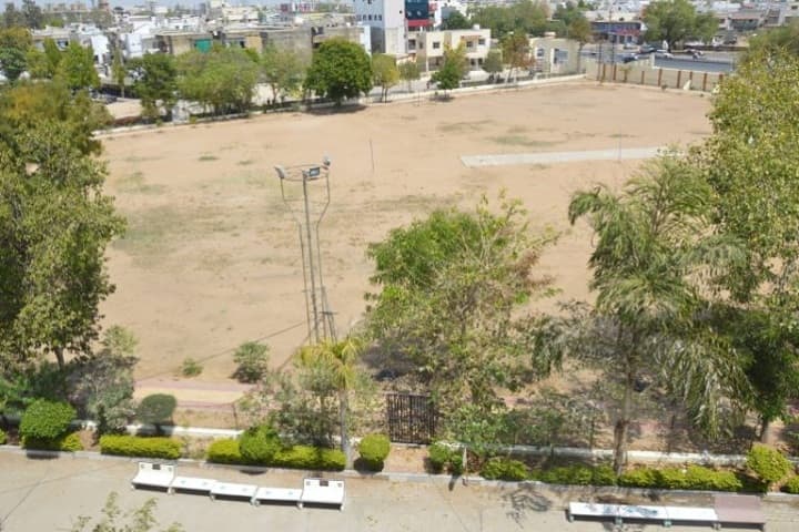 Municipal Arts and Urban Bank Science College campus in Mehsana, Gujarat, India — photo 3