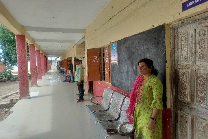 Dhanwantary Arts and Science College campus in Ahmadnagar, Maharashtra, India — photo 2
