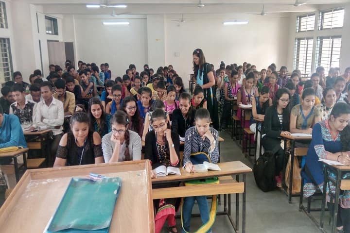 Government Commerce College campus in Ahmedabad, Gujarat, India — photo 2