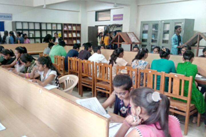 Government Commerce College campus in Ahmedabad, Gujarat, India — photo 3