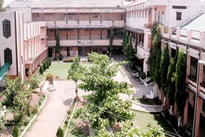 Shri Shivaji College of Arts Commerce and Science, Akola campus in Akola, Maharashtra, India