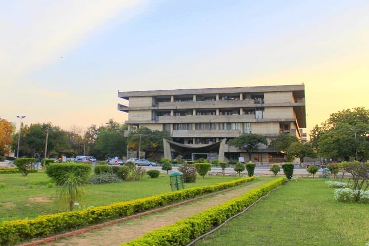 Institute of Forensic Science and Criminology campus in Chandigarh, India — photo 2