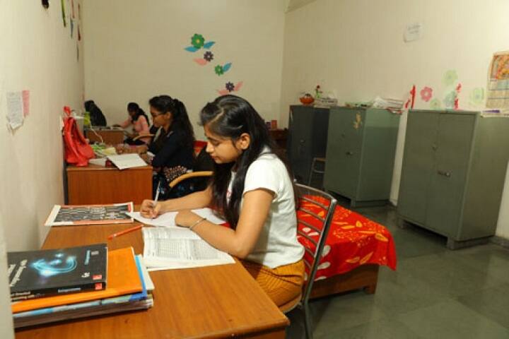 KLE Society's College of Business Administration campus in Hubli, Karnataka, India — photo 5