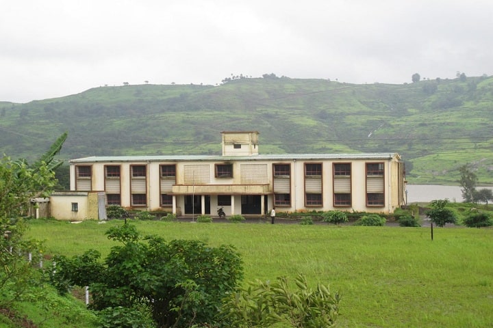 Hutatma Rajguru Shikshan Prasarak Mandal Arts Commerce and Science College campus in Pacharnewadi, Maharashtra, India — photo 1