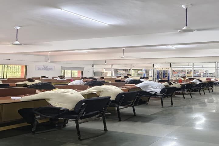 Datta Meghe College of Pharmacy campus in Wardha, Maharashtra, India — photo 2