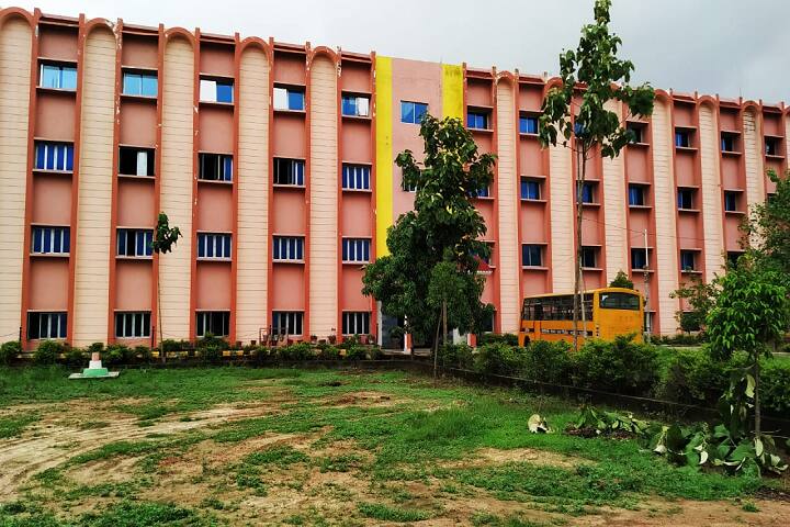 Unitech Institute of Engineering and Technology campus in Mirzapur, Uttar Pradesh, India — photo 4