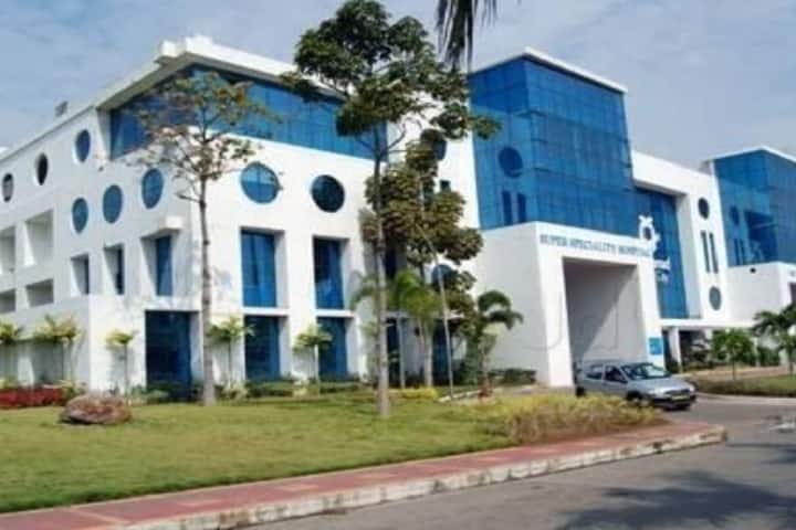 Chettinad Dental College and Research Institute campus in Kelambakkam, Tamil Nadu, India — photo 1