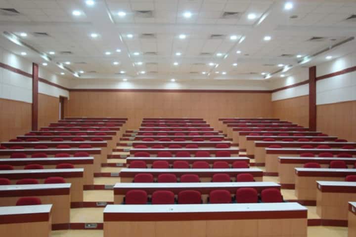 Chettinad Dental College and Research Institute campus in Kelambakkam, Tamil Nadu, India — photo 2