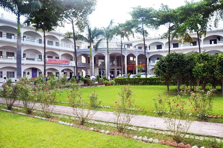 Career Post Graduate Institute of Dental Sciences and Hospital campus in Lucknow, Uttar Pradesh, India — photo 1