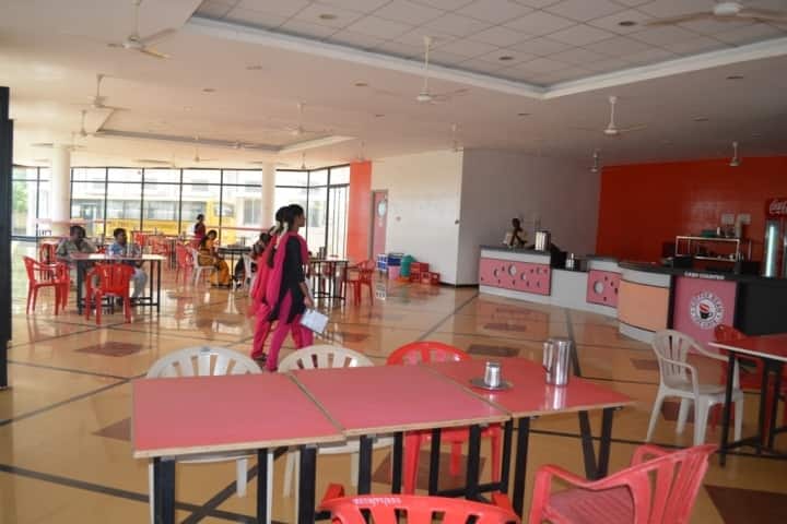Best Dental Science College campus in Narasingam, Tamil Nadu, India — photo 3