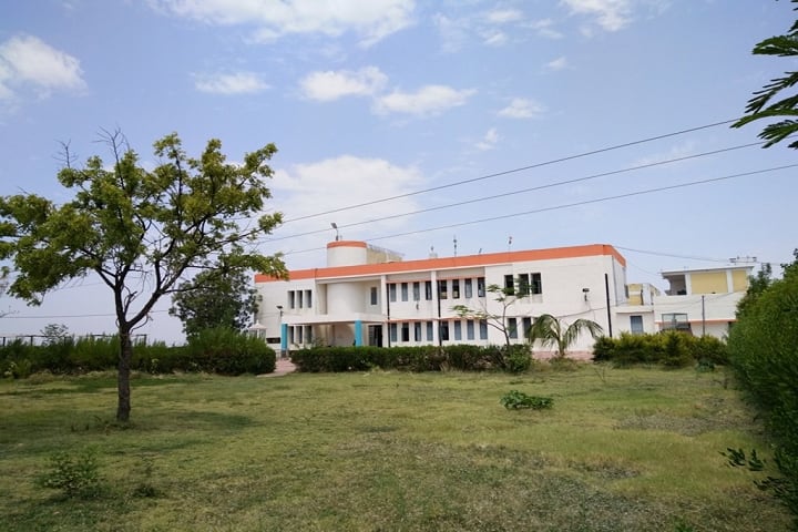 Shree Rajendra Suri Government College campus in Indore, Madhya Pradesh, India — photo 1