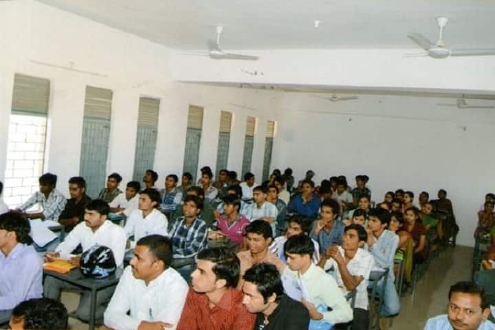 Shree Rajendra Suri Government College campus in Indore, Madhya Pradesh, India — photo 3