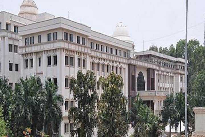 Vydehi Institute of Dental Sciences and Research Centre campus in Bangalore, Karnataka, India — photo 2