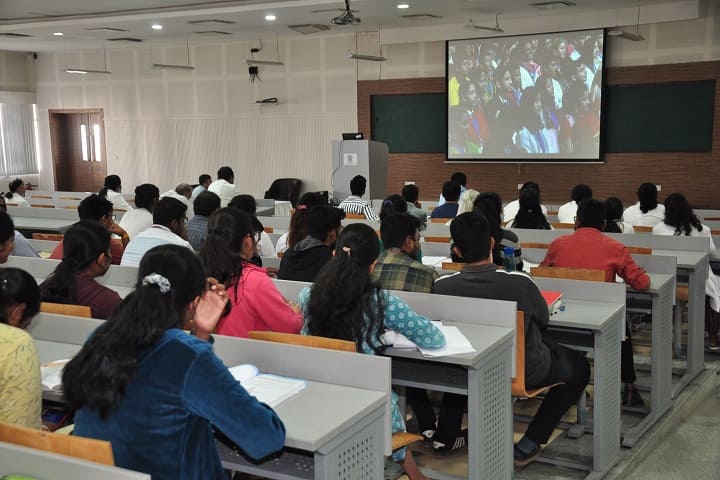 Vydehi Institute of Dental Sciences and Research Centre campus in Bangalore, Karnataka, India — photo 3