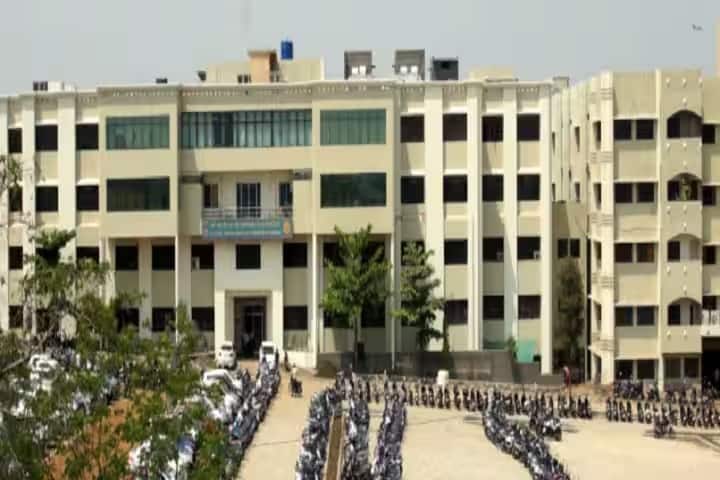 Ranjeet Deshmukh Dental College and Research Centre campus in Nagpur, Maharashtra, India — photo 1