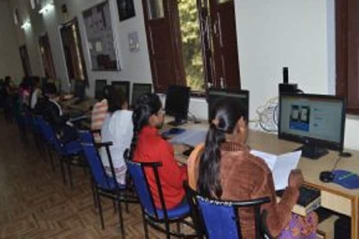 Vasanta College for Women campus in Varanasi, Uttar Pradesh, India — photo 4