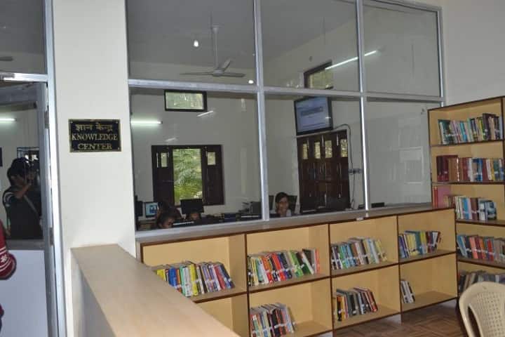 Vasanta College for Women campus in Varanasi, Uttar Pradesh, India — photo 5
