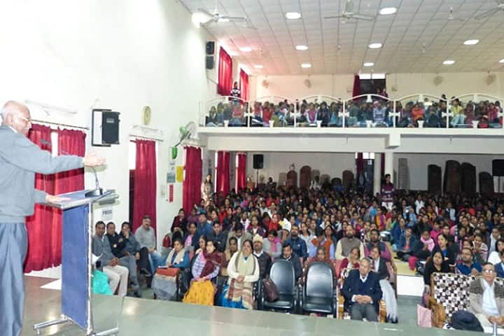 Vasanta College for Women campus in Varanasi, Uttar Pradesh, India — photo 6
