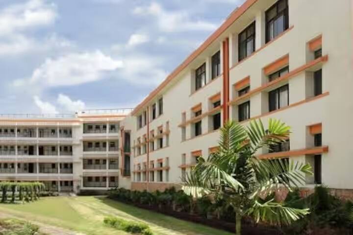 Laxmi Institute of Management campus in Valsad, Gujarat, India — photo 1