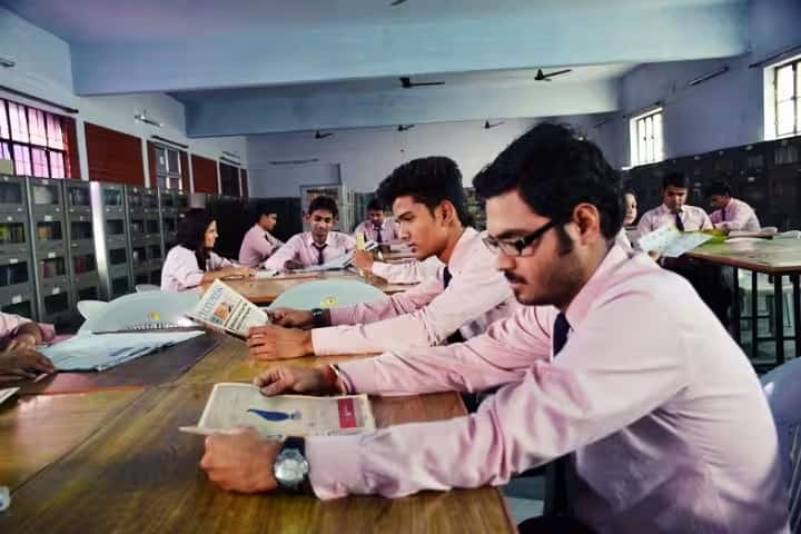Lal Bahadur Shastri Institute of Management and Development Studies campus in Lucknow, Uttar Pradesh, India — photo 6