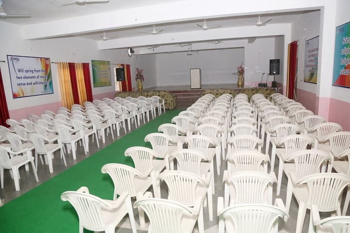 Modern College campus in Jhansi, Uttar Pradesh, India — photo 5