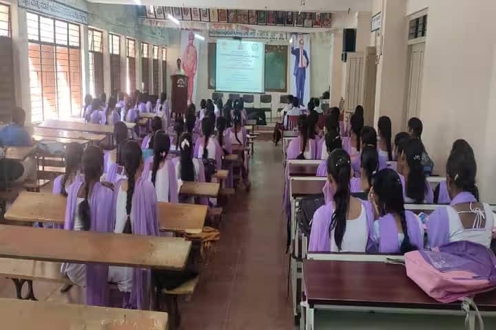 Government First Grade College campus in Belgaum, Karnataka, India — photo 2