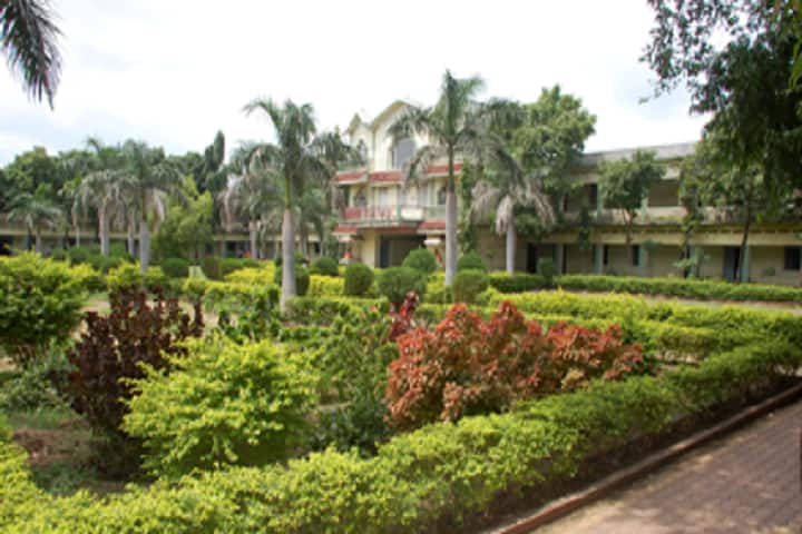 Nandurbar Taluka Vidhayak Samiti's GT Patil Arts Commerce and Science College campus in Nandurbar, Maharashtra, India — photo 1