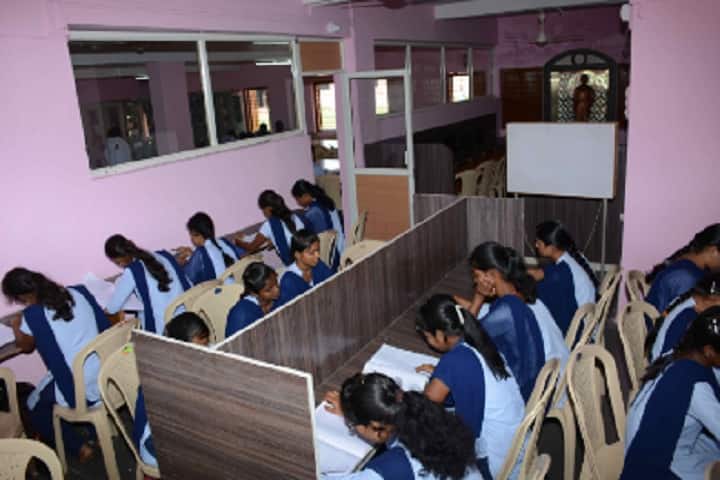 Baburao Patil College of Arts and Science campus in Solapur, Maharashtra, India — photo 3