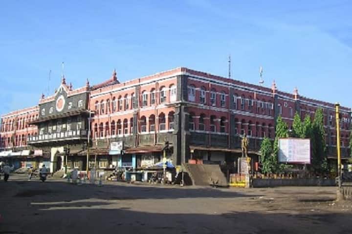 Yashwantrao Chavan KMC College campus in Kolhapur, Maharashtra, India — photo 1