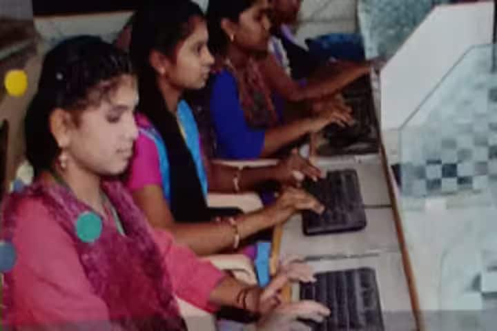 Laxminarayana Arts and Science College for Women campus in Dharmapuri, Tamil Nadu, India — photo 3