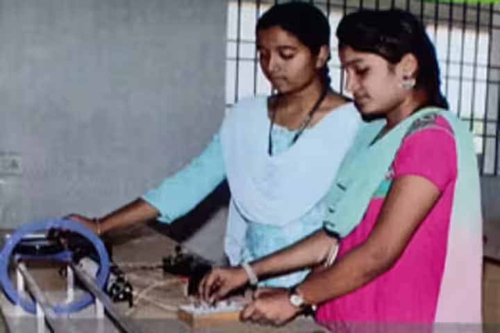 Laxminarayana Arts and Science College for Women campus in Dharmapuri, Tamil Nadu, India — photo 4