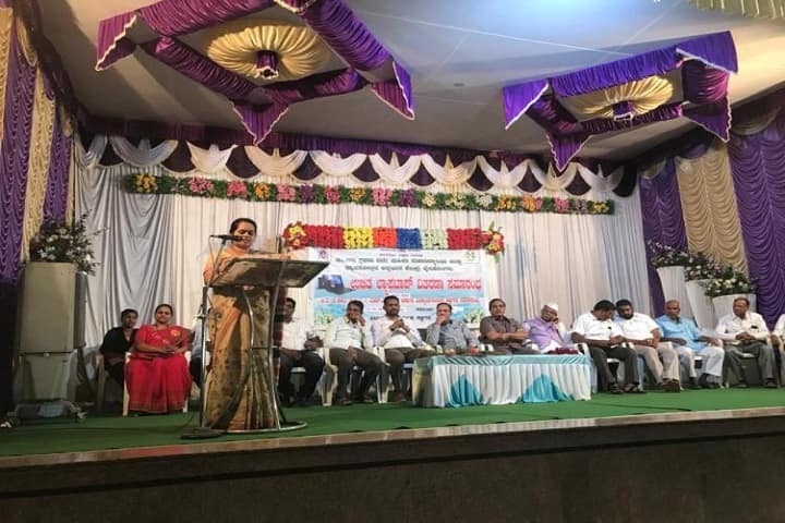 Government First Grade College for Women campus in Belgaum, Karnataka, India — photo 3