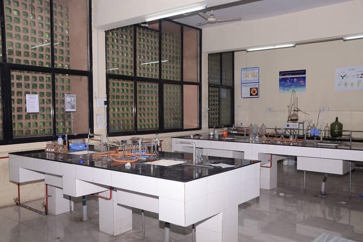 BPHE Society's Ahmednagar College campus in Ahmednagar, Maharashtra, India — photo 4