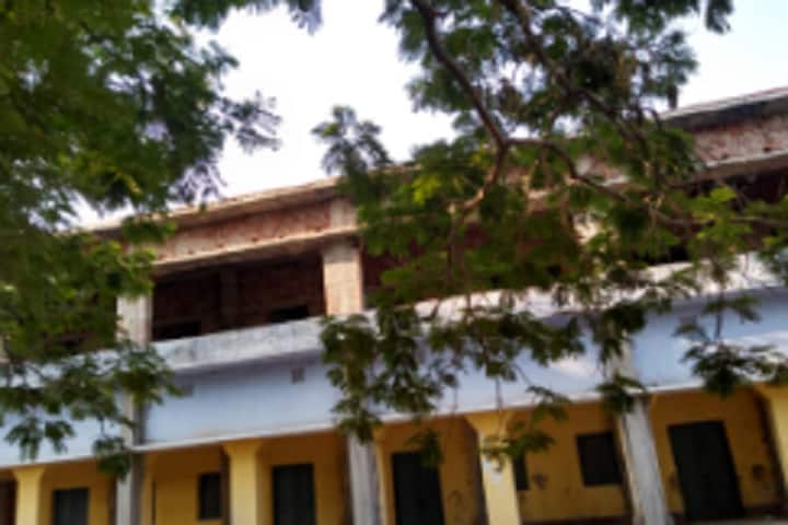 Swami Dharnidhar College campus in Paraiya, Bihar, India — photo 3