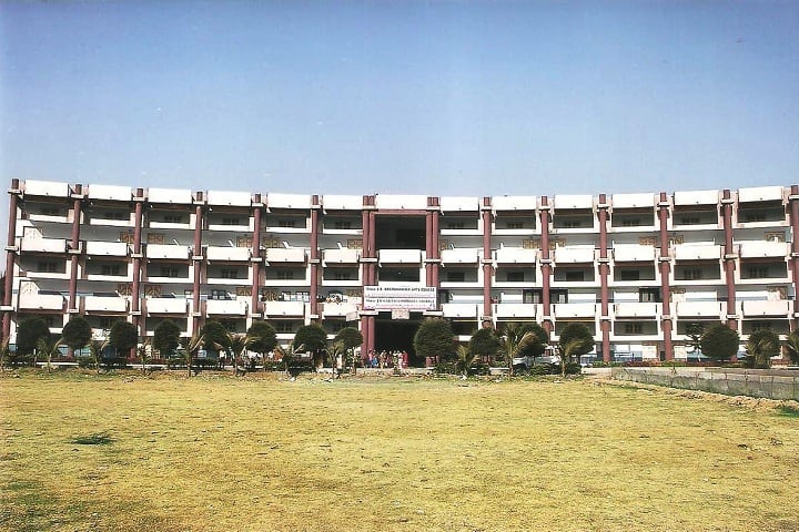 Shree JB Dharukawala Mahila Arts College campus in Surat, Gujarat, India — photo 1