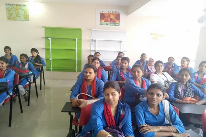 Shri Guru Nanak Girls Degree College campus in Lucknow, Uttar Pradesh, India — photo 3