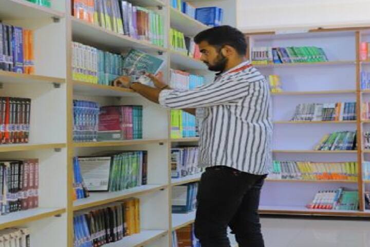 SS Agrawal College campus in Navsari, Gujarat, India — photo 1