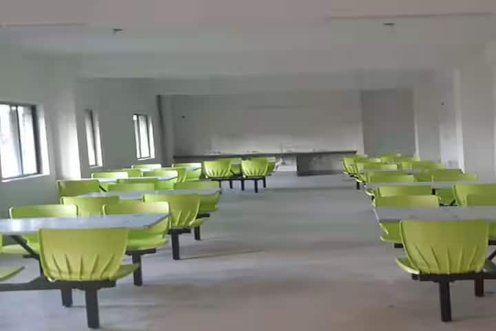 Prafulla Chandra Sen Government Medical College and Hospital campus in Hooghly, West Bengal, India — photo 4