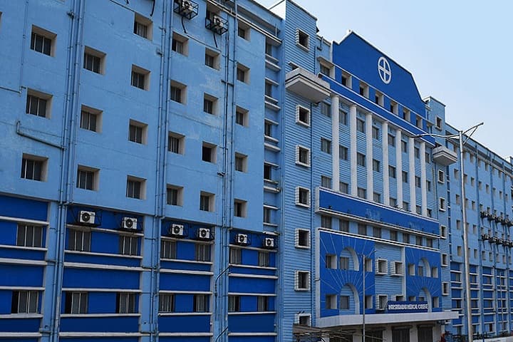 Murshidabad Medical College and Hospital campus in Berhampore, West Bengal, India — photo 2