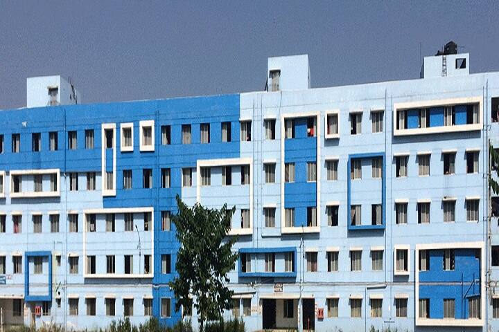 Murshidabad Medical College and Hospital campus in Berhampore, West Bengal, India — photo 5