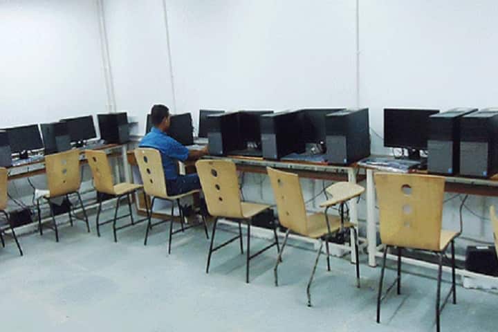 Murshidabad Medical College and Hospital campus in Berhampore, West Bengal, India — photo 6